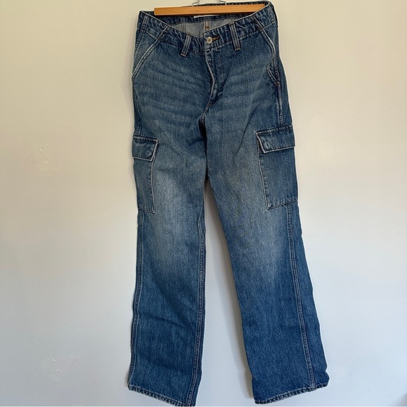 Aritzia Denim Forum 90’s Edie Lo-Rise Cargo Jean in 5 Years Kiss n Tell Bleu - Picture 2 of 7